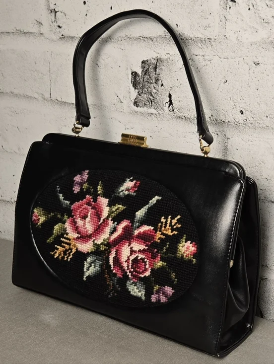 Vintage Needlepoint Rose Handbag Black Frame Kiss Lock Floral Purse - Picture 3 of 13